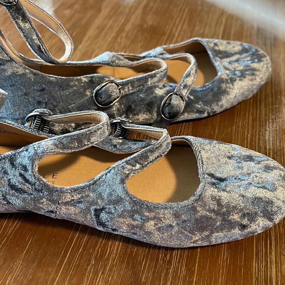 Very Volatile Los Angeles velvet shoes - Picture 7 of 8